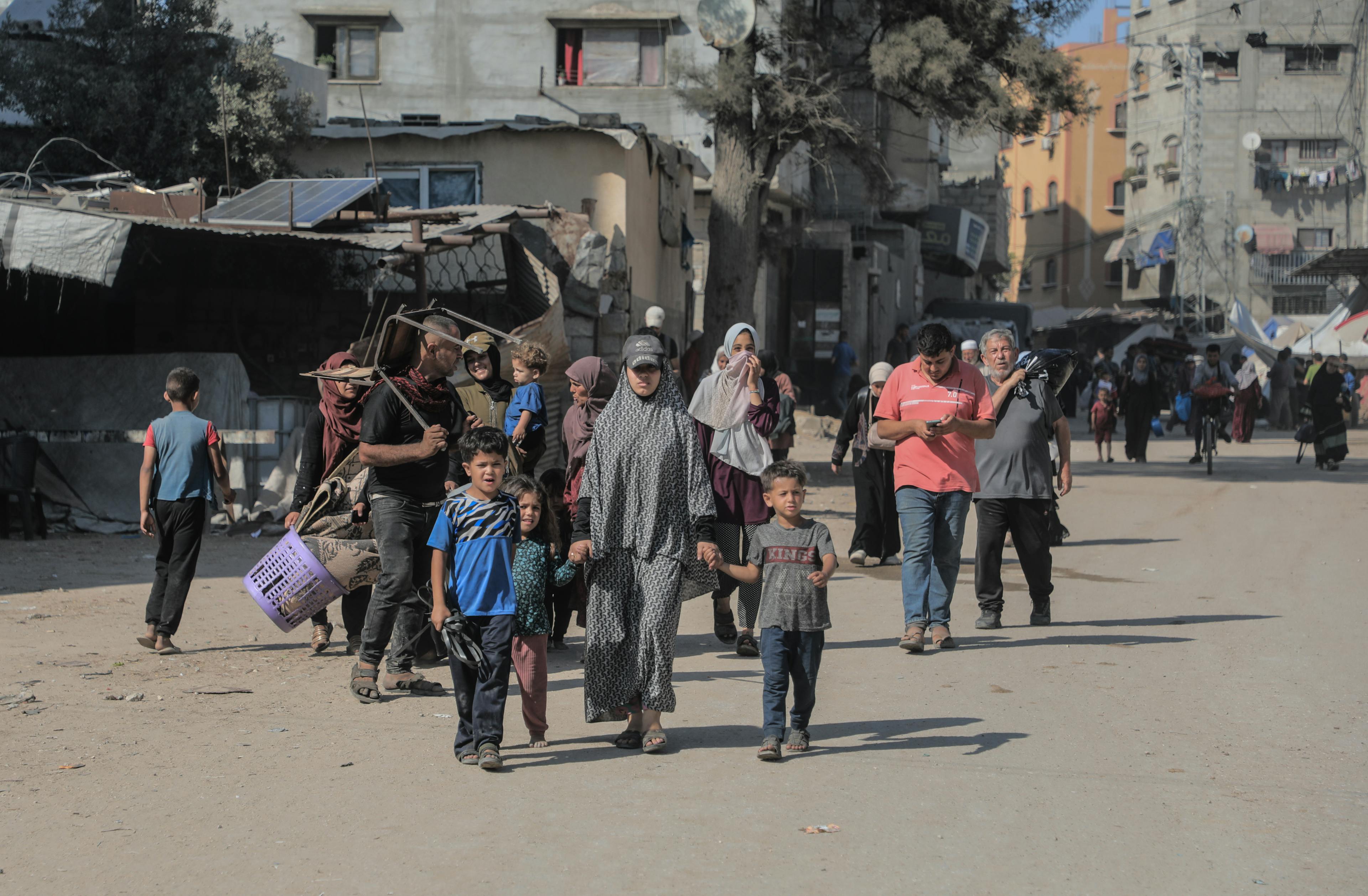 Following renewed displacement orders, thousands of families staying at the last remaining shelter center in Jabalia Al-Nazla, Halawa Camp, in northern Gaza, started to move westwards, on 12 June 2025.
