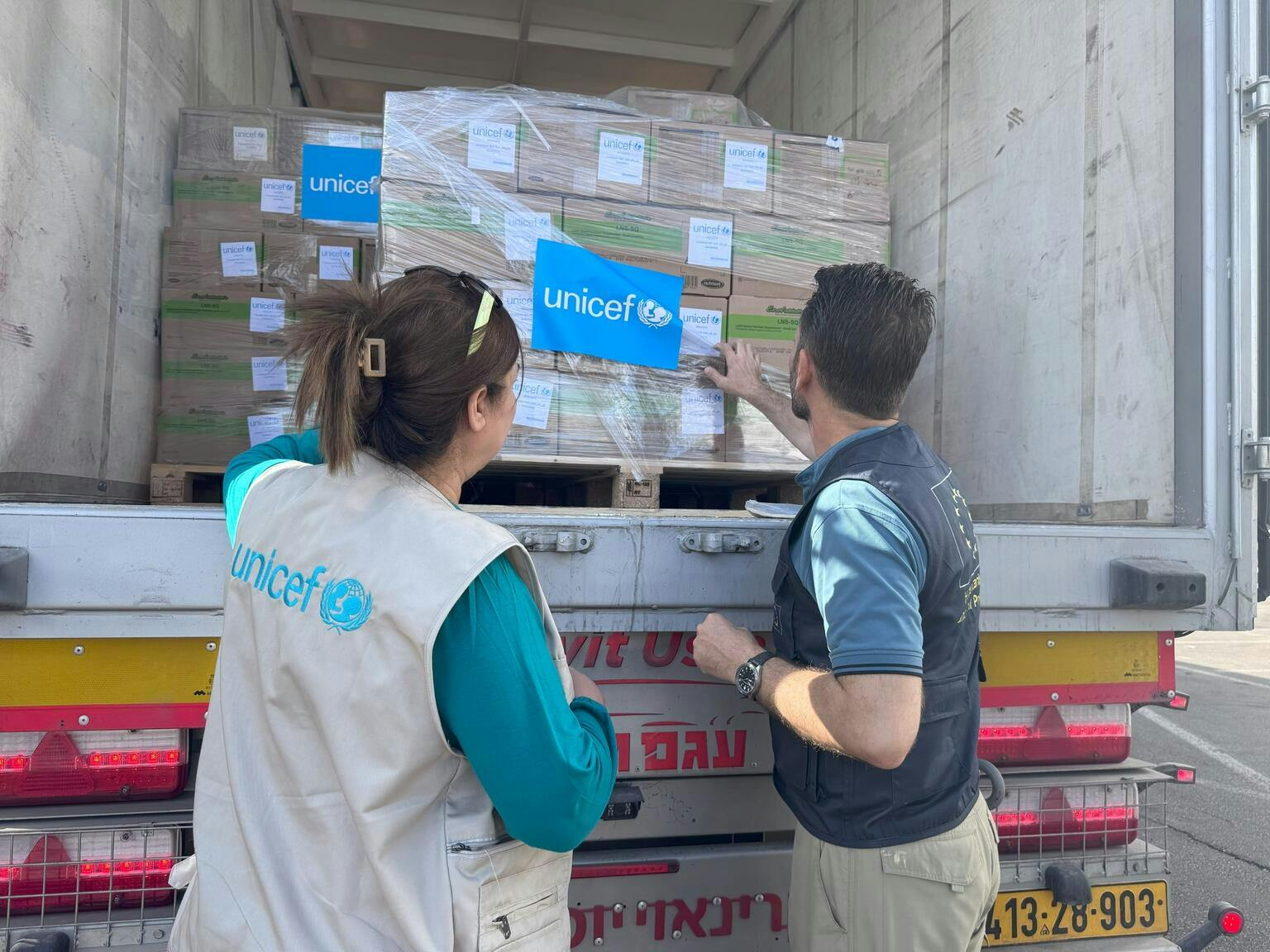 On 26 August 2025, UNICEF collected 75 pallets of life-saving Lipid-based Nutrient Supplements (LNS), including 4,452 boxes with 600 units each, enough to support 89,500 malnourished children in the Gaza Strip for one month.