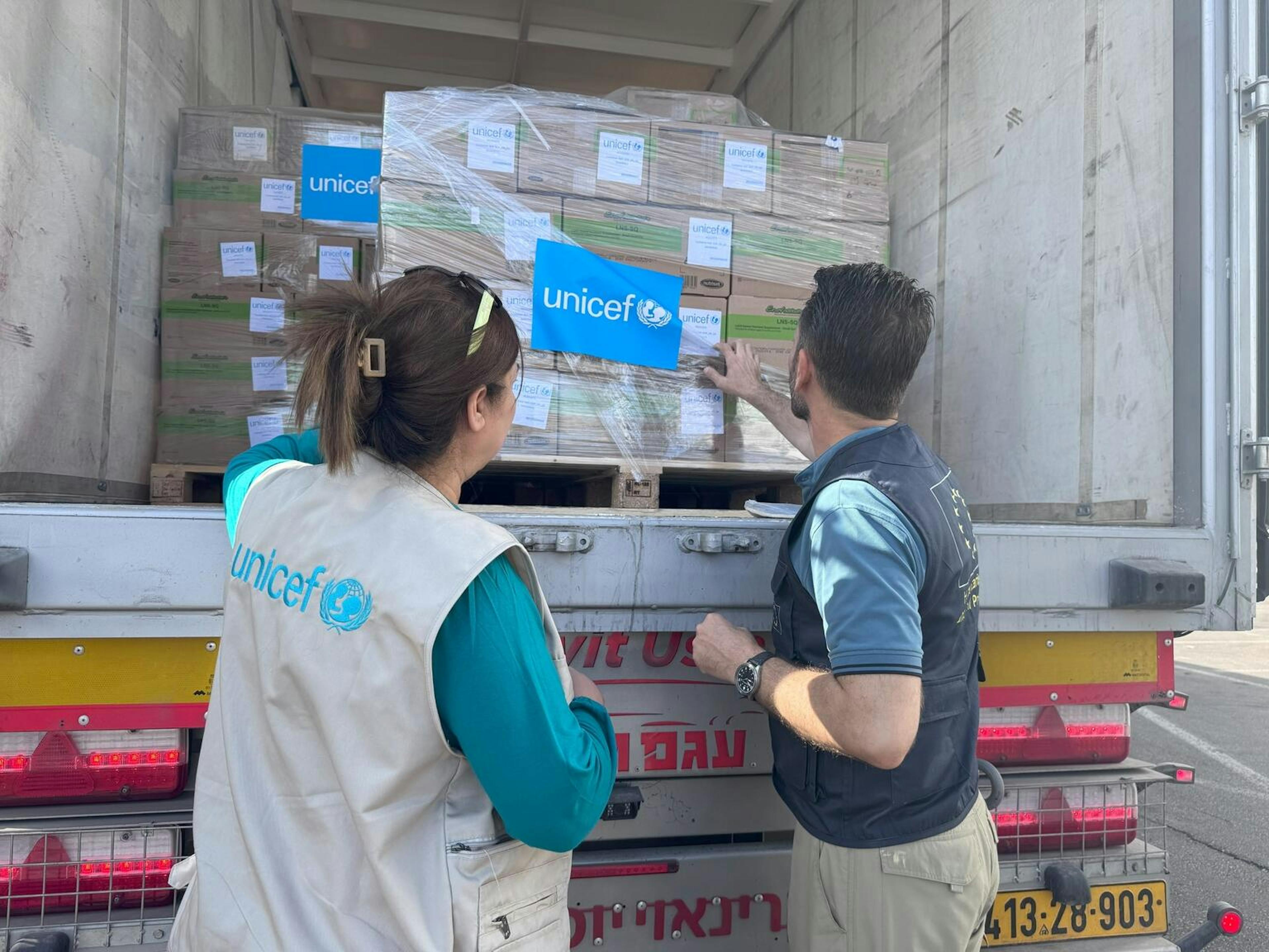 On 26 August 2025, UNICEF collected 75 pallets of life-saving Lipid-based Nutrient Supplements (LNS), including 4,452 boxes with 600 units each, enough to support 89,500 malnourished children in the Gaza Strip for one month. 