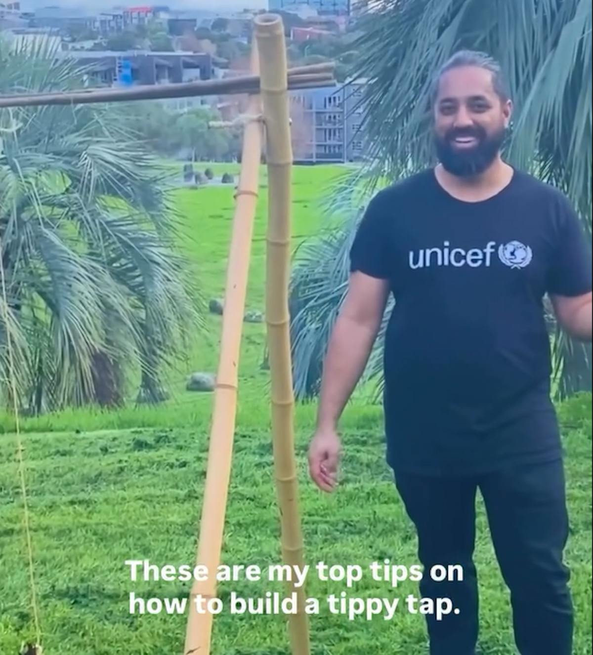 Video explanation on how to build a tippy tap.