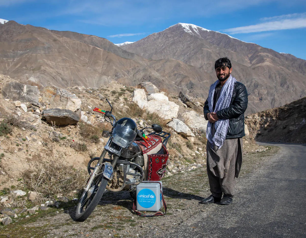 Payenda Atayee is a 27 year-old vaccinator from Afghanistan.