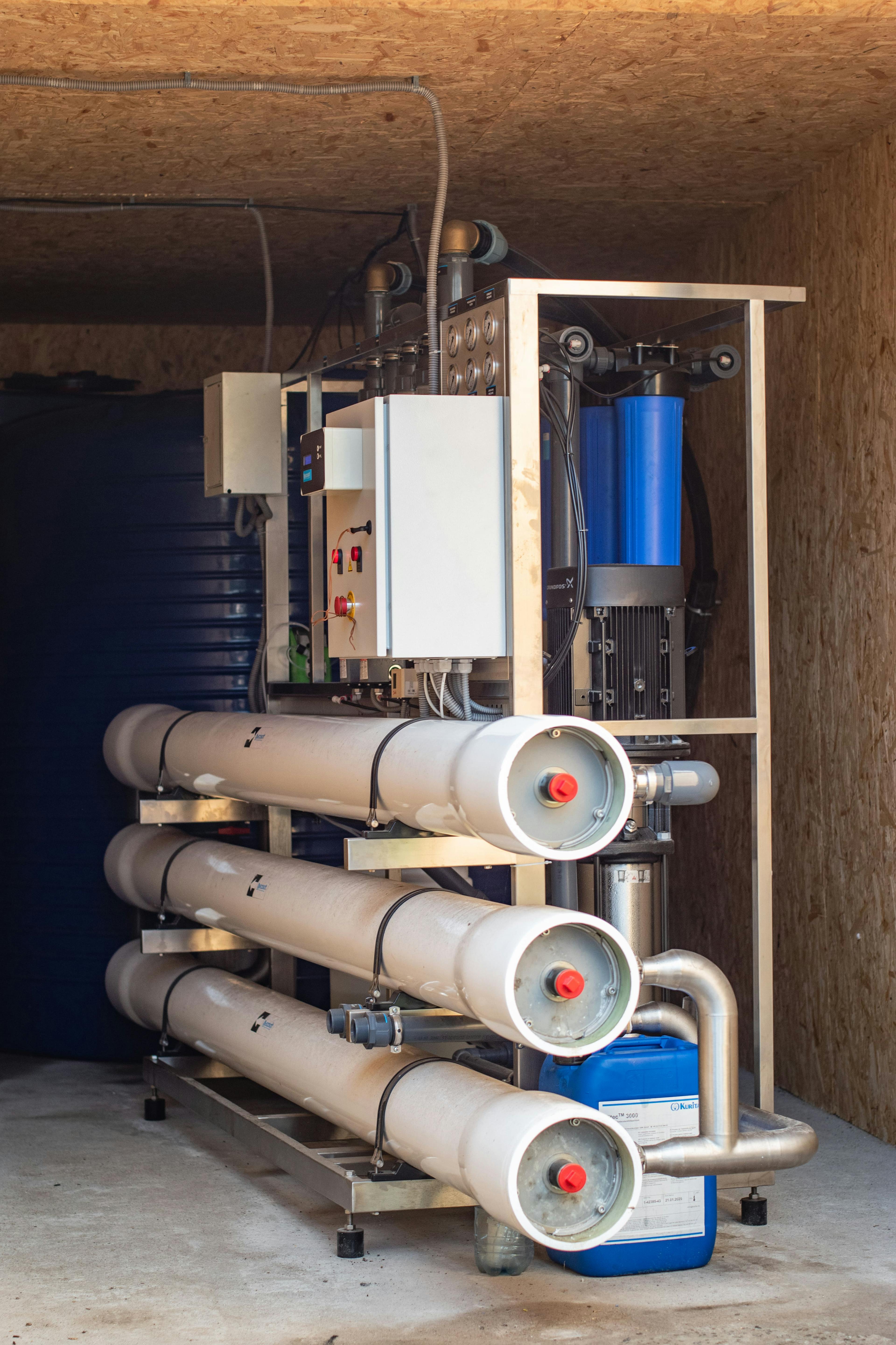 UNICEF built a water purifying station at a local bread factory, under the condition that it provided the entire community with drinking water along with its products. 