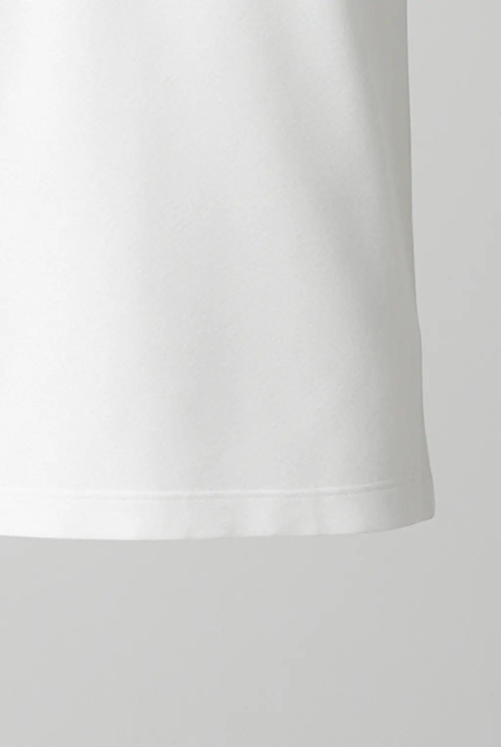 Plain White Polo_hem