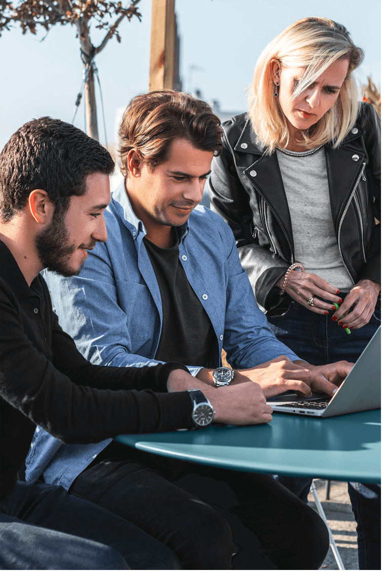 unlatch team outside