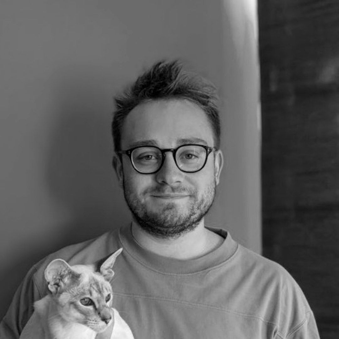 Default description for the image