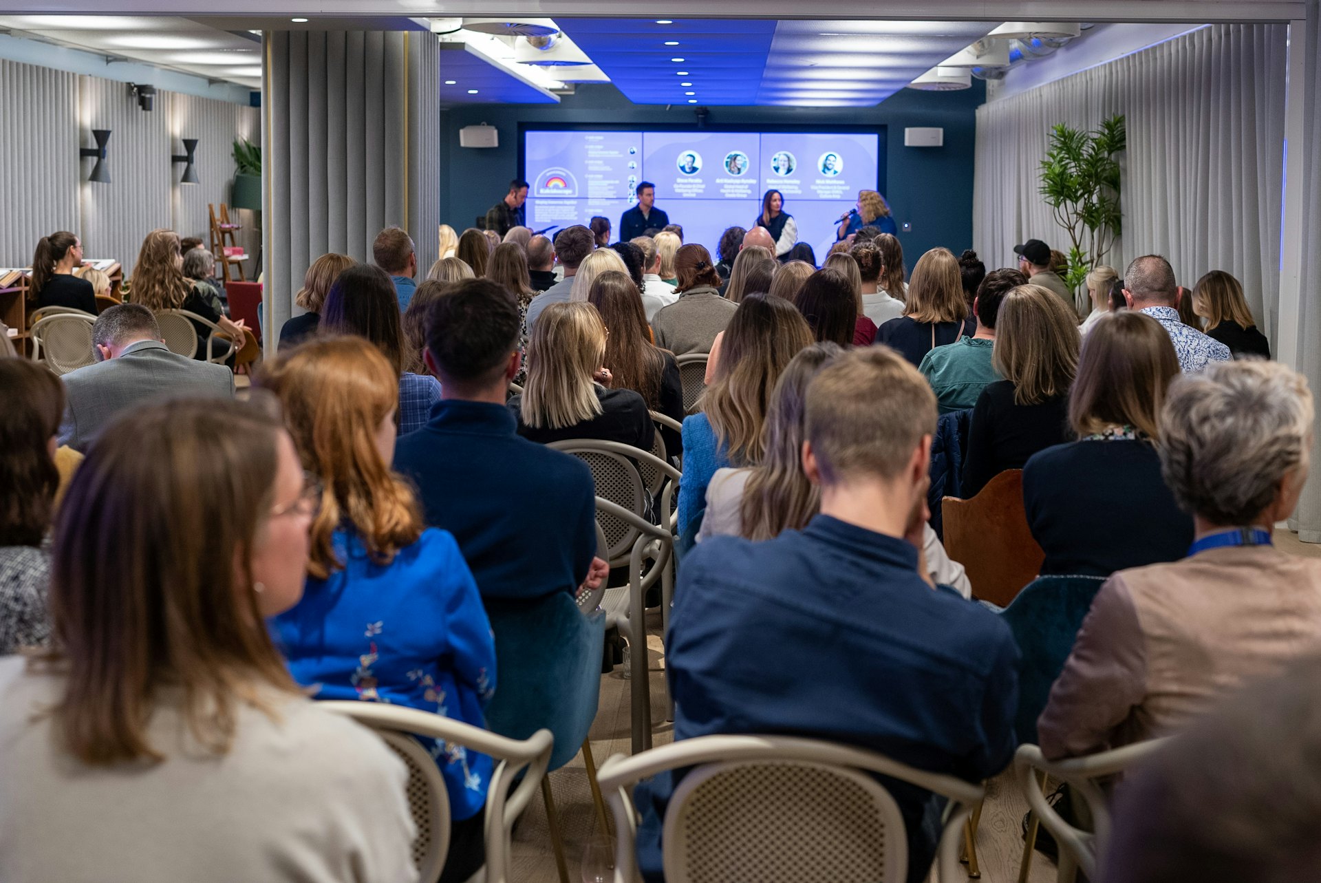 Default description for the image