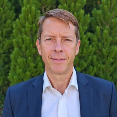 Default description for the image