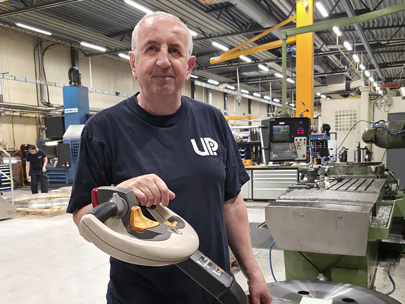 Ifran Delilovic är ansvarig för logistik på UPI