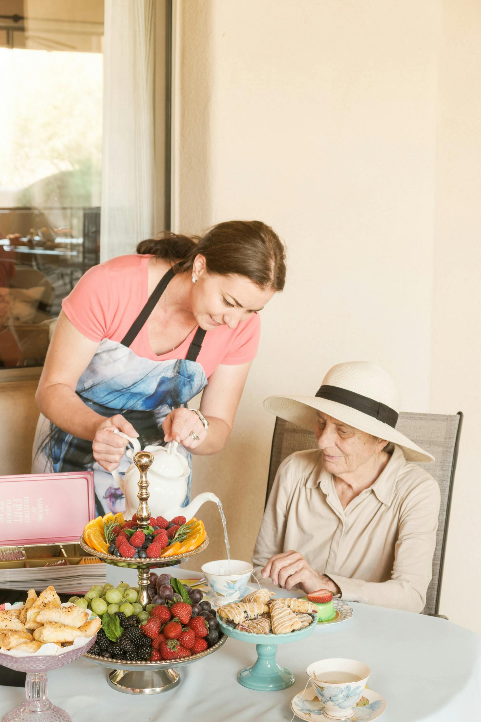Morning breakfast with our resident Helen.