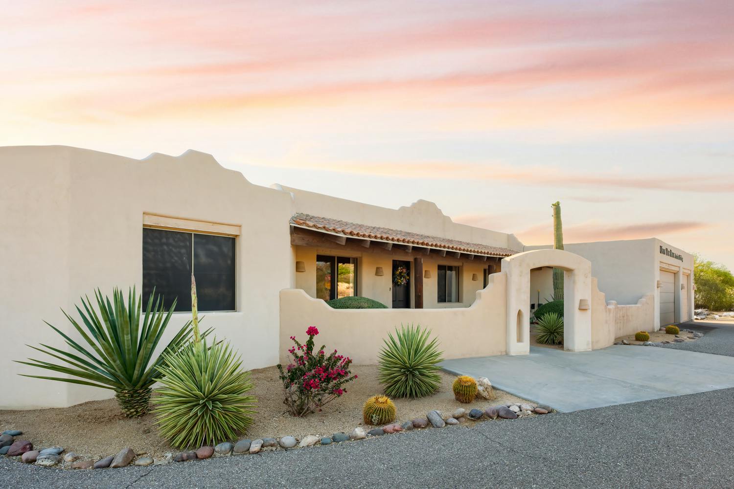 Entrance upon the rock living