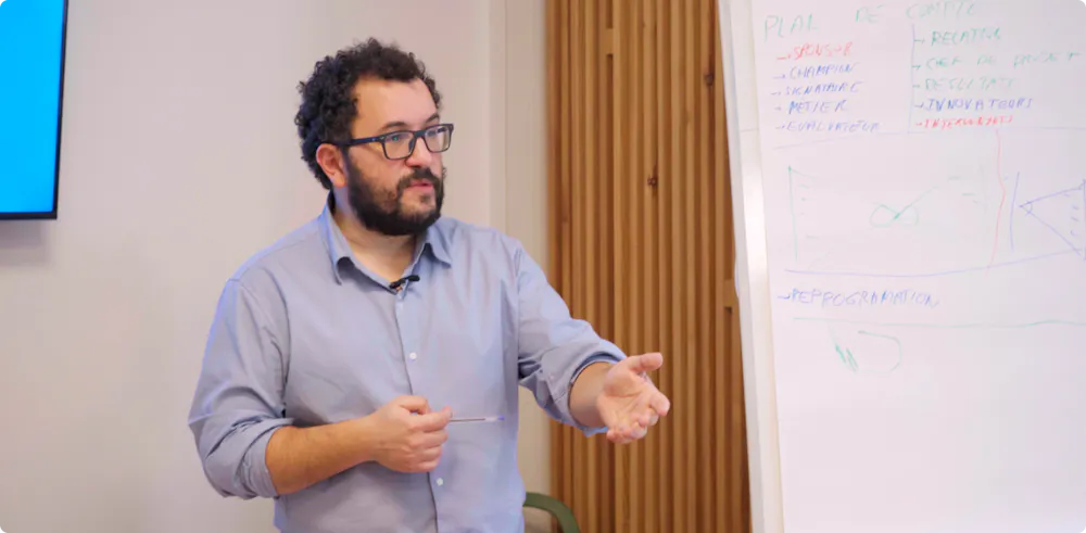 Formateur Uptoo en session de formation à la motivation commerciale