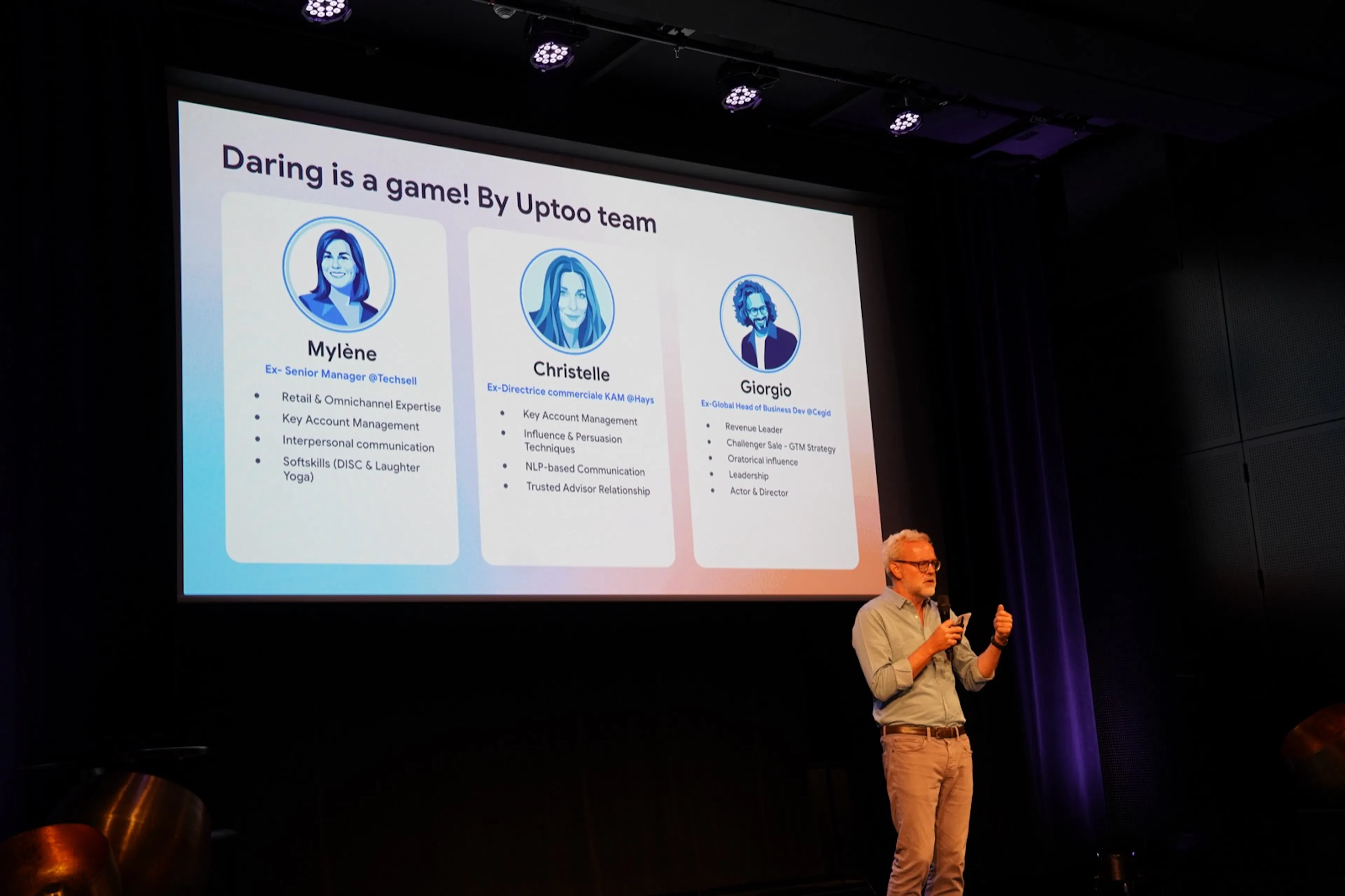 Séminaire commercial Uptoo chez Google France : plénière d'ouverture devant la présentation « Daring is a game! » de l'équipe Uptoo