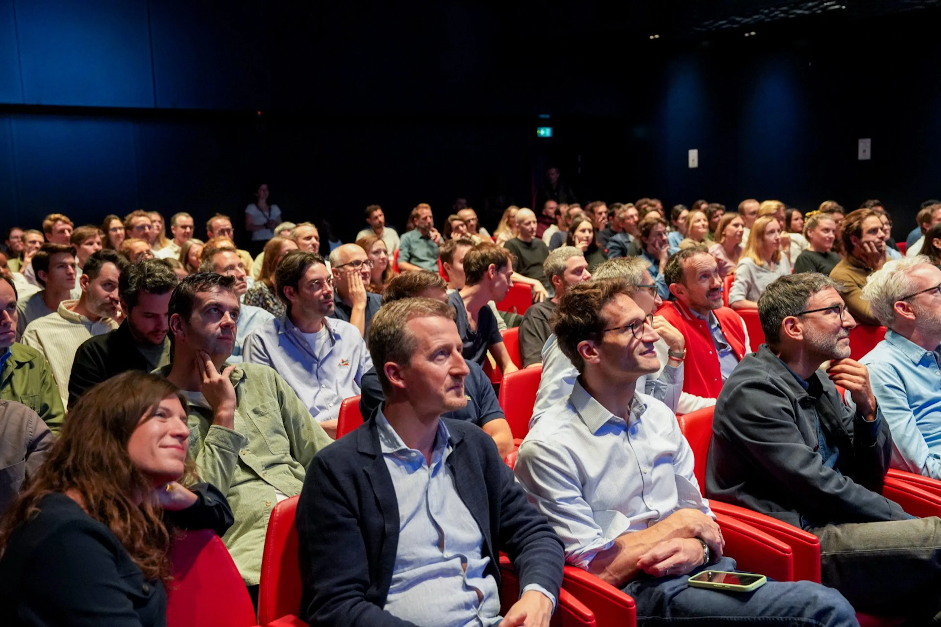 Salle pleine pendant la plénière du séminaire commercial Uptoo chez Google France