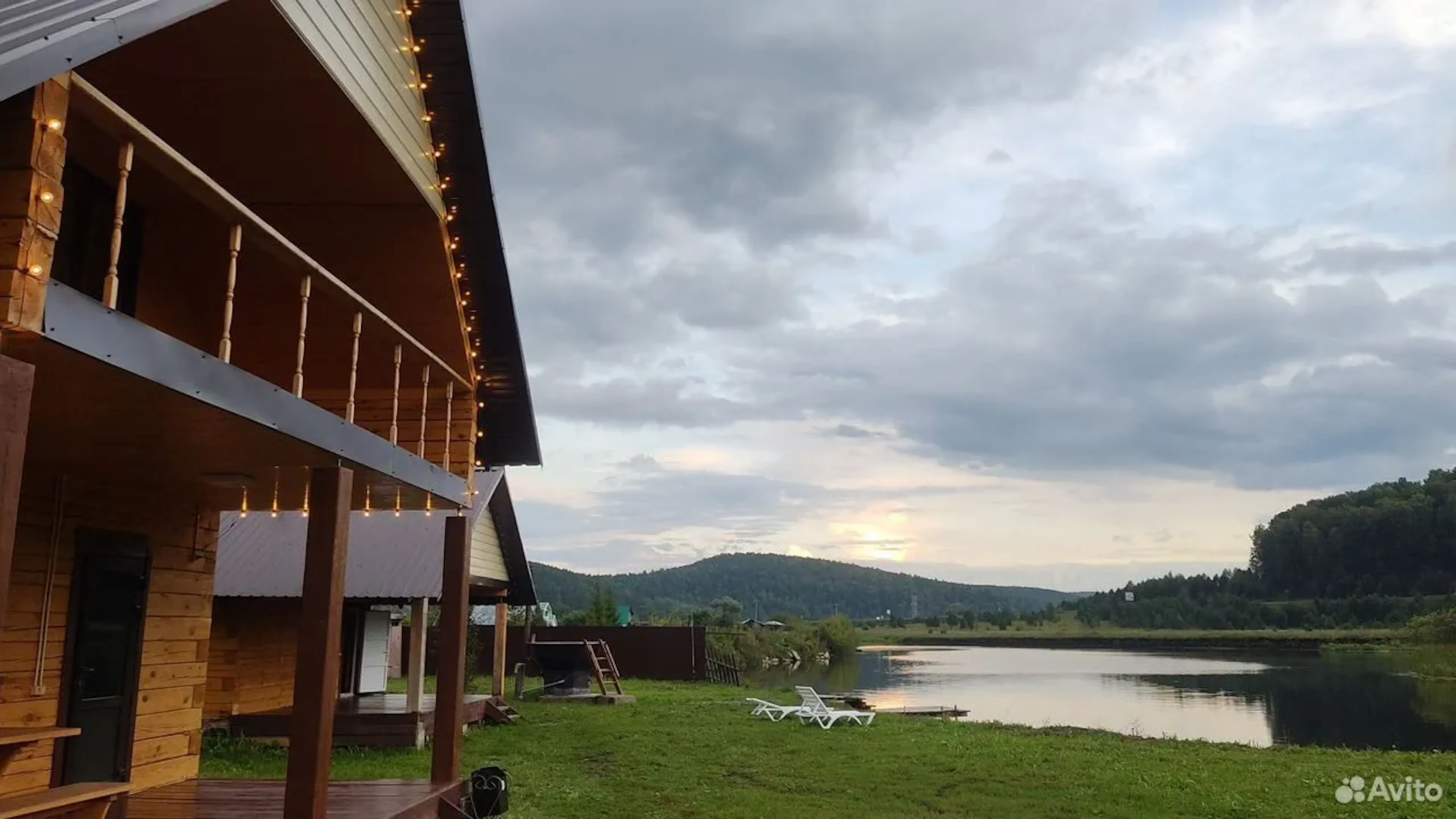 Терраса дома и вид на Павловское водохранилище, черновое фото из Avito для согласования