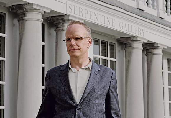 A man in front of Serpentine Gallery