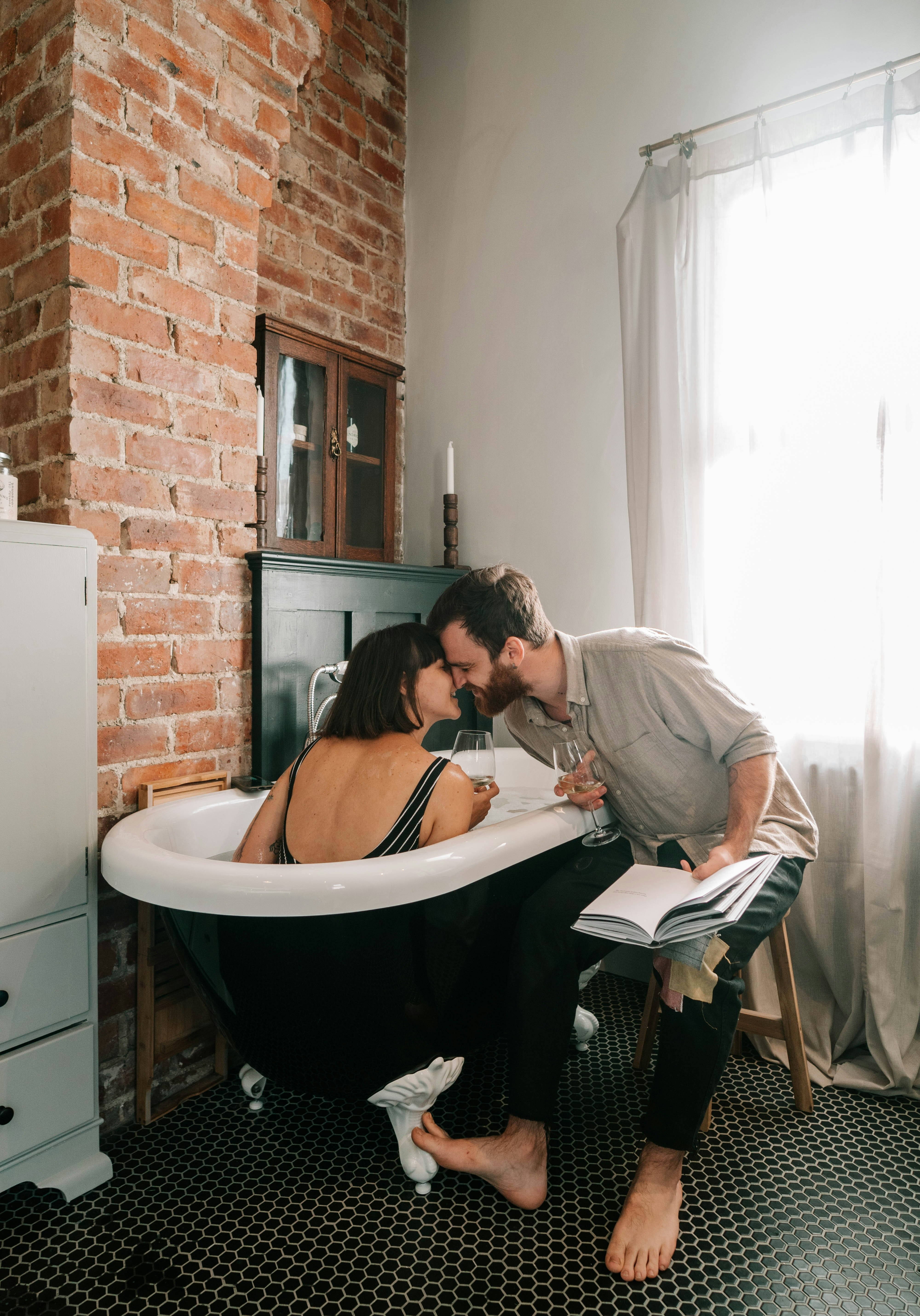 shooting photo dans une baignoire, photographe couple, photographie couple
