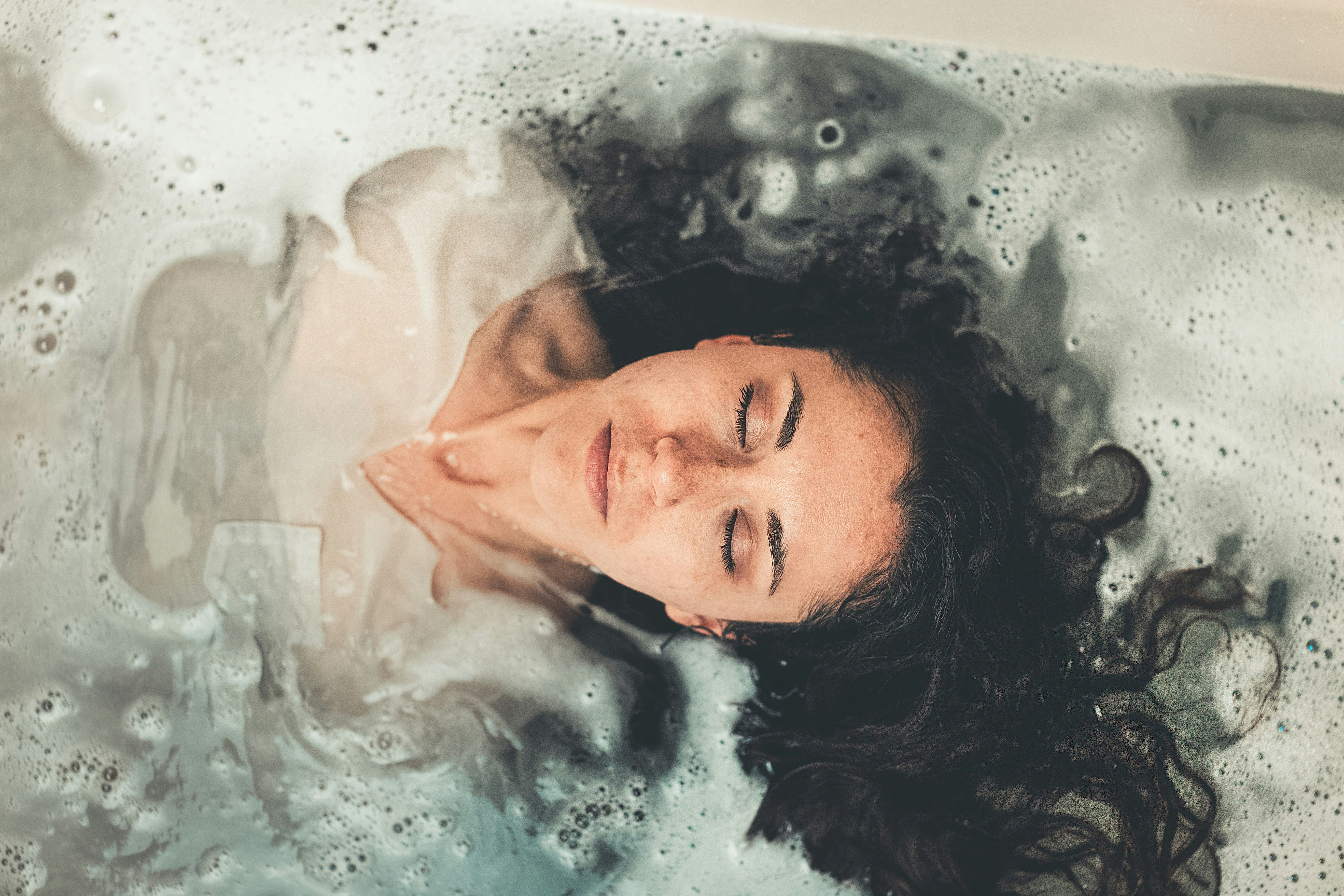 photoshoot baignoire, photographe eau, shooting photo baignoire