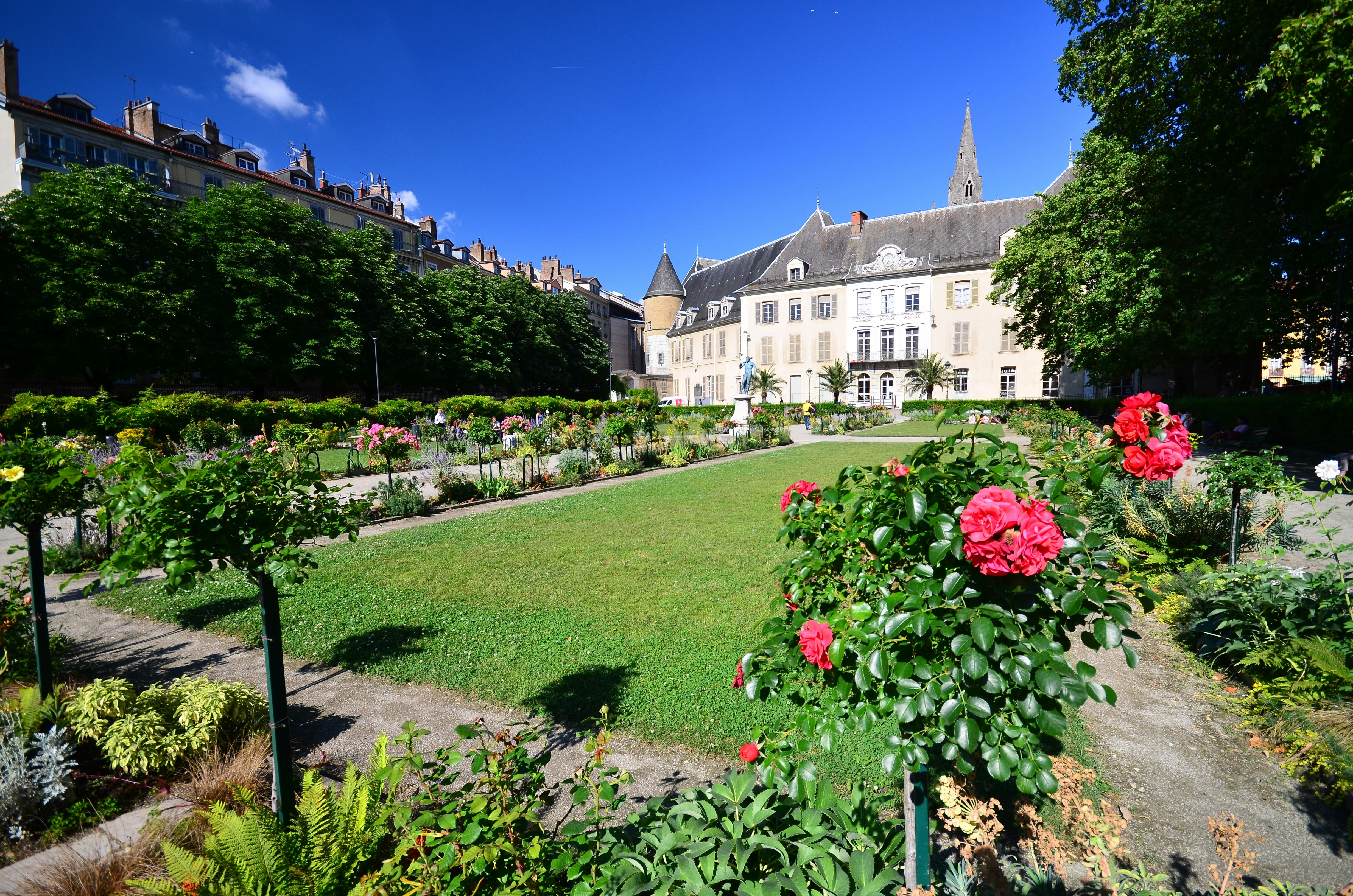 Jardin de ville shooting photo, shooting photo mariage, photographe mariage, photographe Grenoble, shooting photo Grenoble