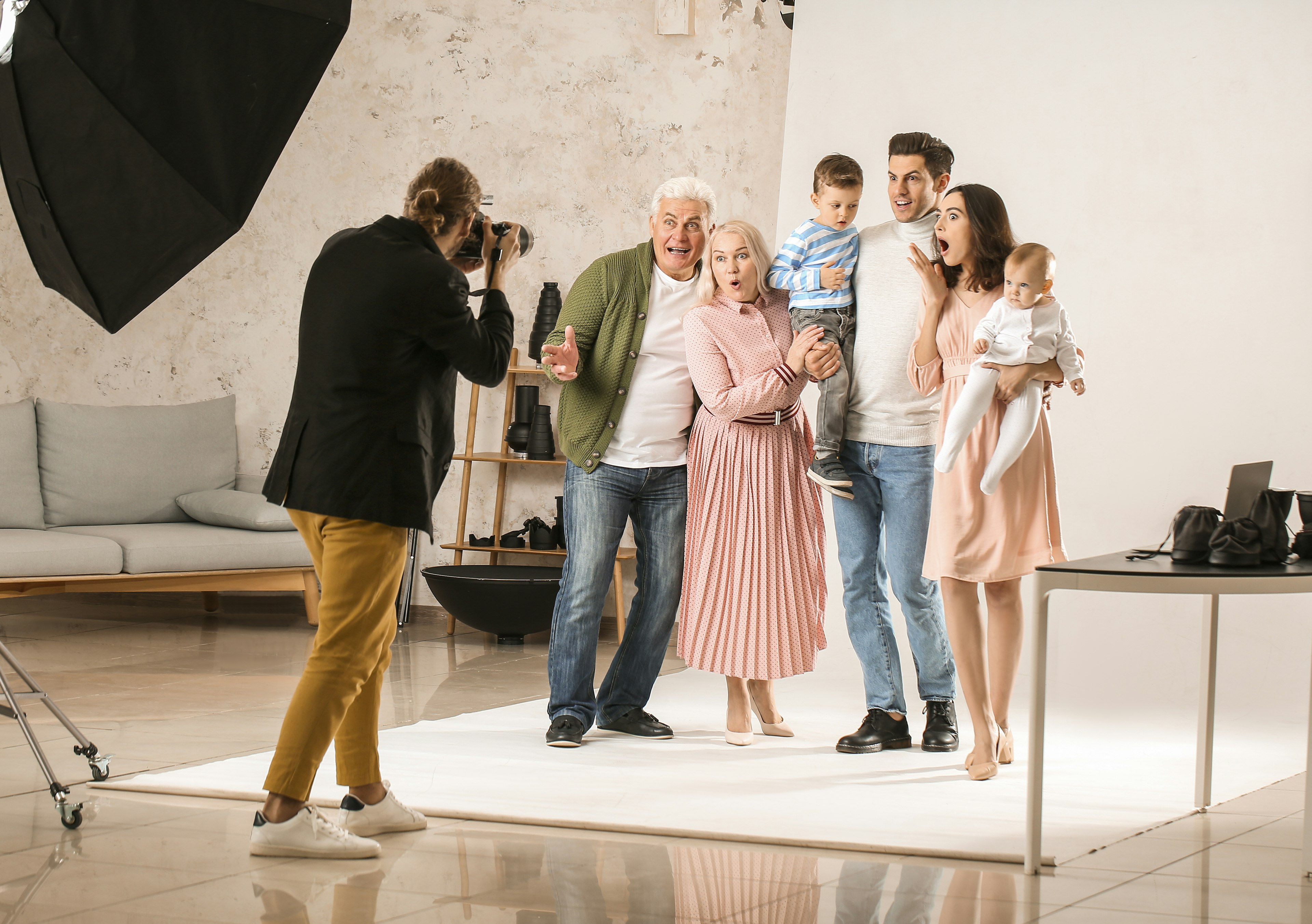 shooting photo famille, photographe famille, shooting photo studio famillle