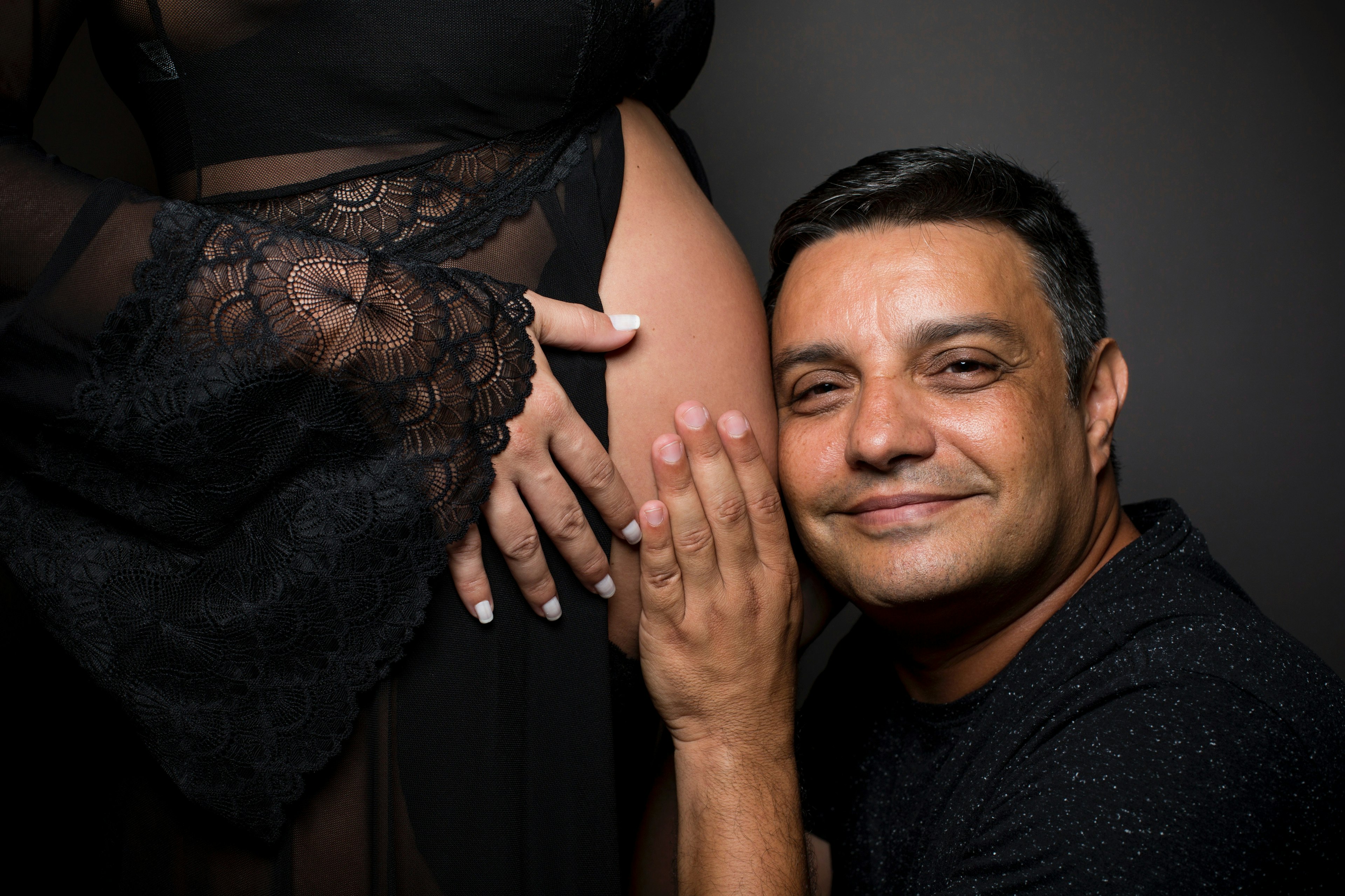 shooting photo grossesse studio, photographe grossesse studio