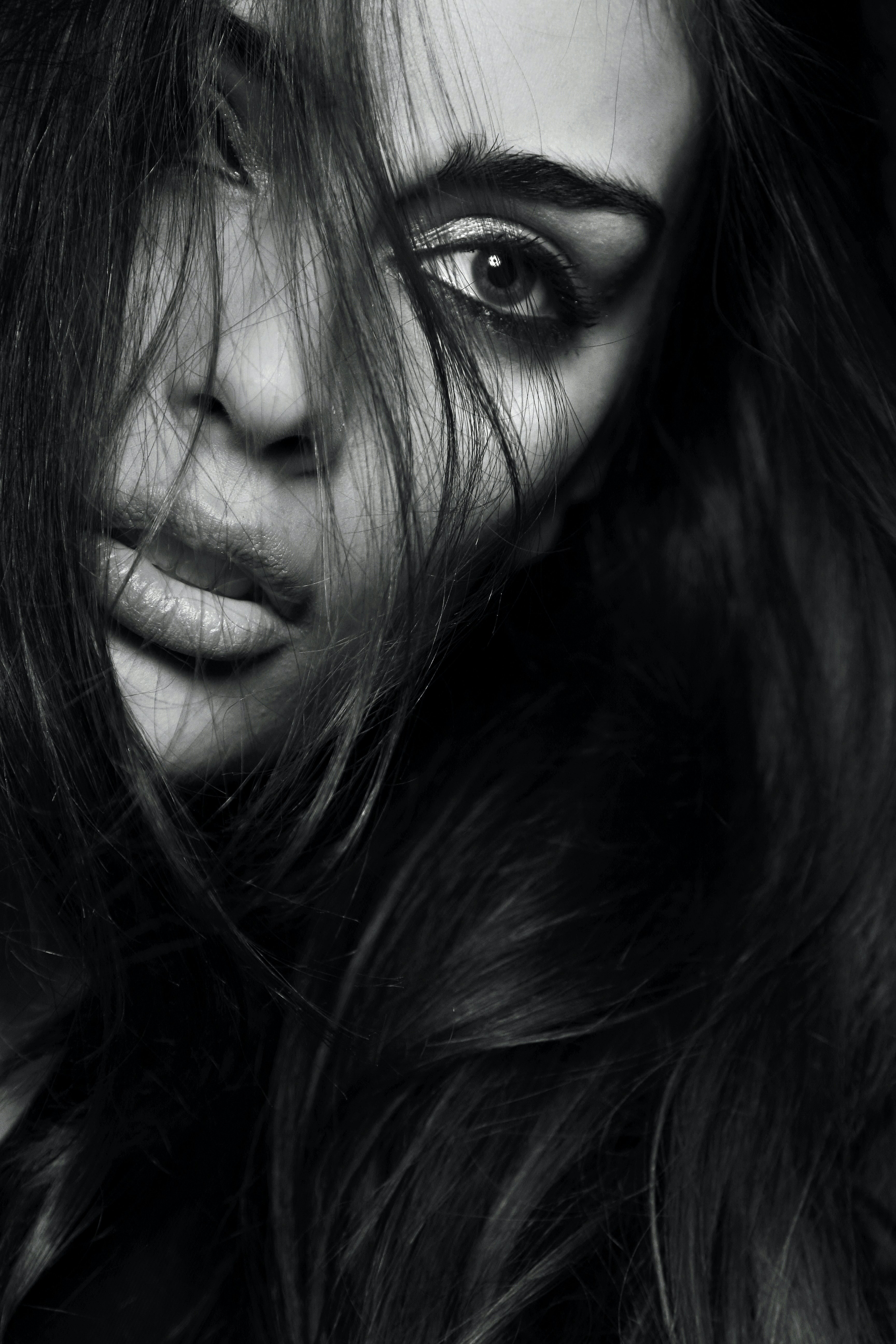 photo de femme en studio, photoshoot femme, femme studio