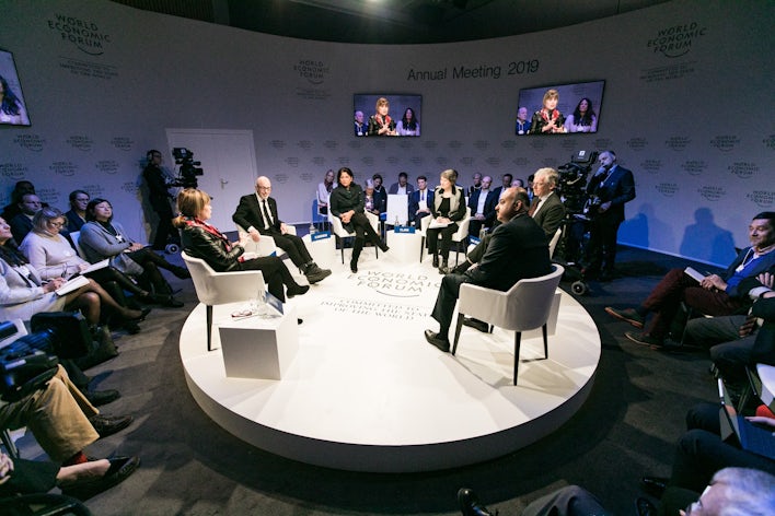 video en direct, live-streaming, streaming, événement hybride, diffuser événement en direct