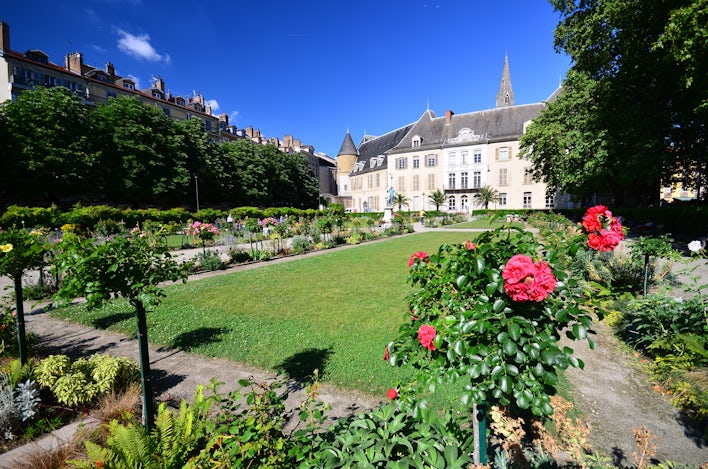Jardin de ville shooting photo, shooting photo mariage, photographe mariage, photographe Grenoble, shooting photo Grenoble