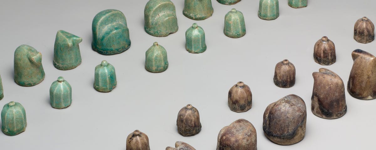 Schachfiguren aus Keramik