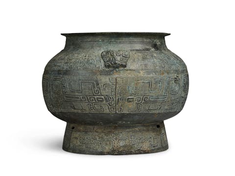 ancient chinese shang bronze vessel