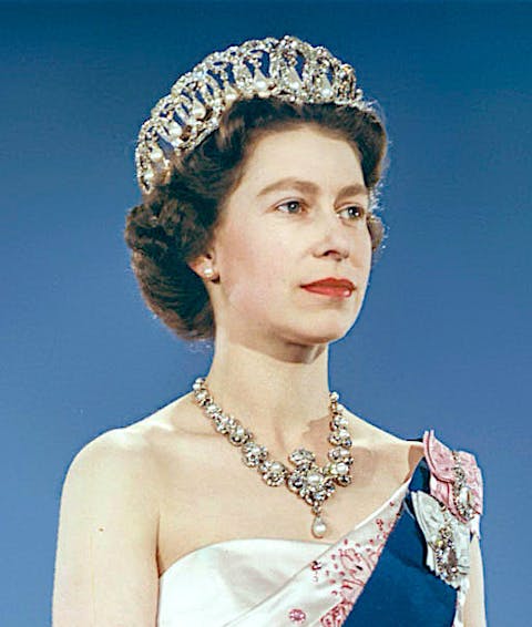 English queen wearing Vladimir Tiara and Jubilee Necklace