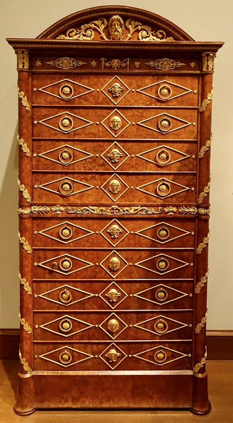 Secretary, France 1804-1814, amboyna wood veneered on pine, gilt-bronze mounts, Metropolitan Museum of Art, New York. (Public Domain)