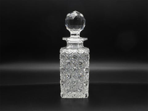 An antique scent bottle in glass. (Carse Antiques)