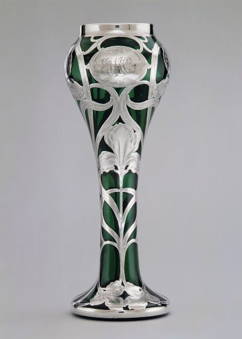 Grüne Vase mit Sterlingsilberverzierung von The Alvin Manufacturing Company