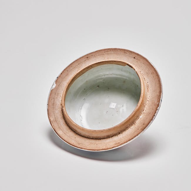 chinese imari porcelain cover detail