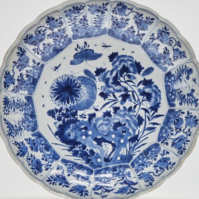 chinese blue and white porcelain pair of plates from Eumorfopoulos Collection label detail front