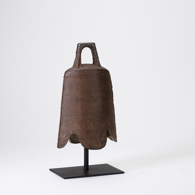 china, chinese works of art, cast iron, cast iron bell, bell, song dynasty