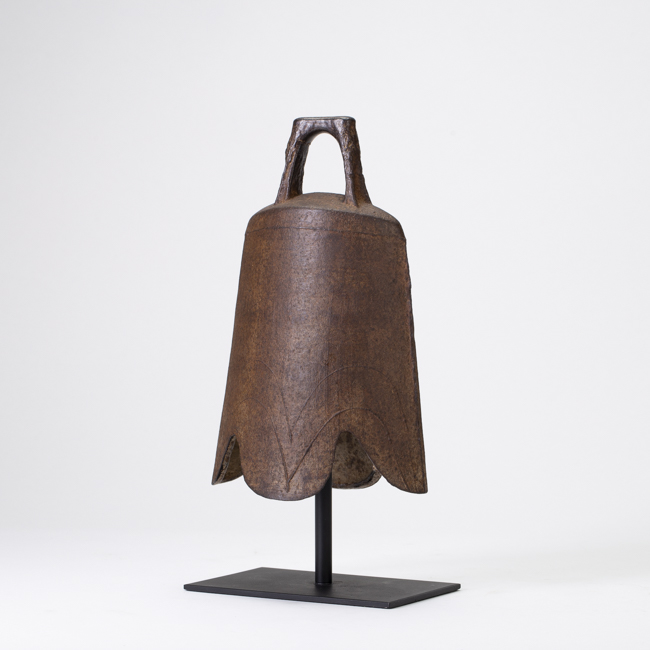 china, chinese works of art, cast iron, cast iron bell, bell, song dynasty