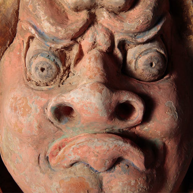 pottery heavenly king head detail