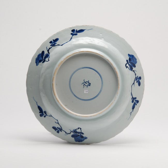 china, chargers, blue and white porcelain, porcelain, kangxi period, backside detail