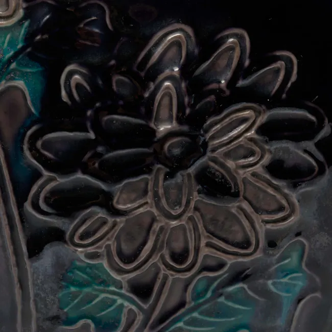 chinese coloured porcelain vase