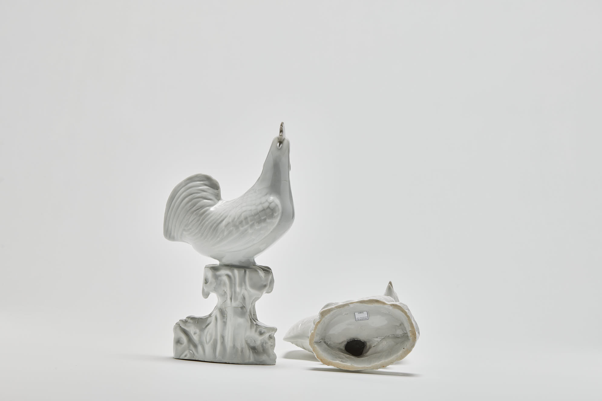 chinese blanc de chine porcelain cockerels backside, underside
