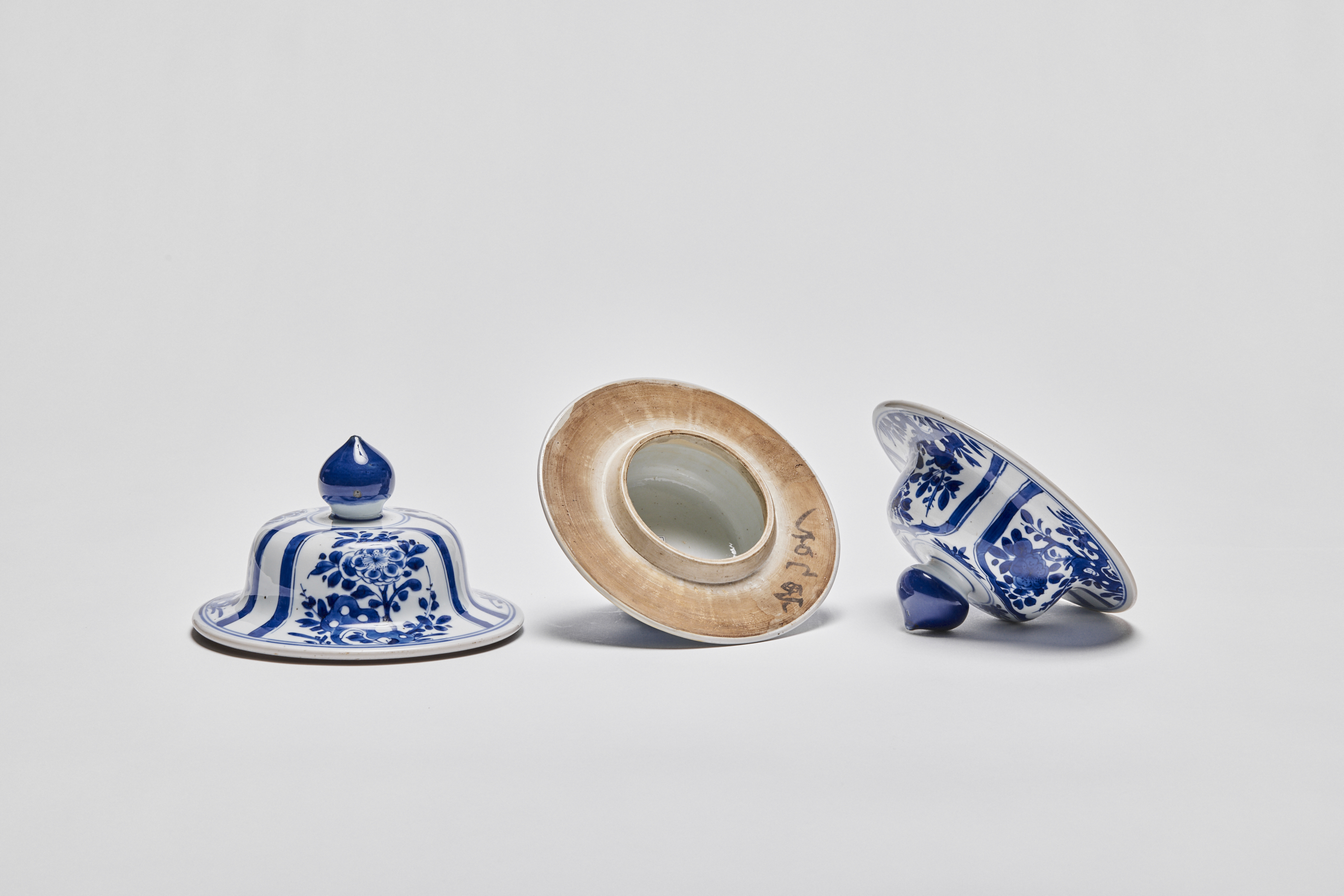 chinese blue white porcelain garniture covers 
