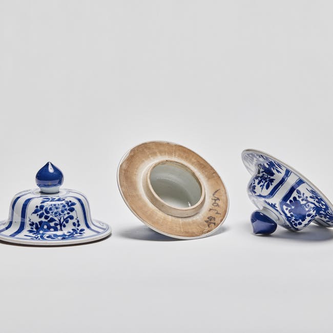 chinese blue white porcelain garniture covers 
