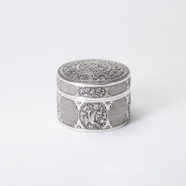chinese silver box and cover from the 20th century