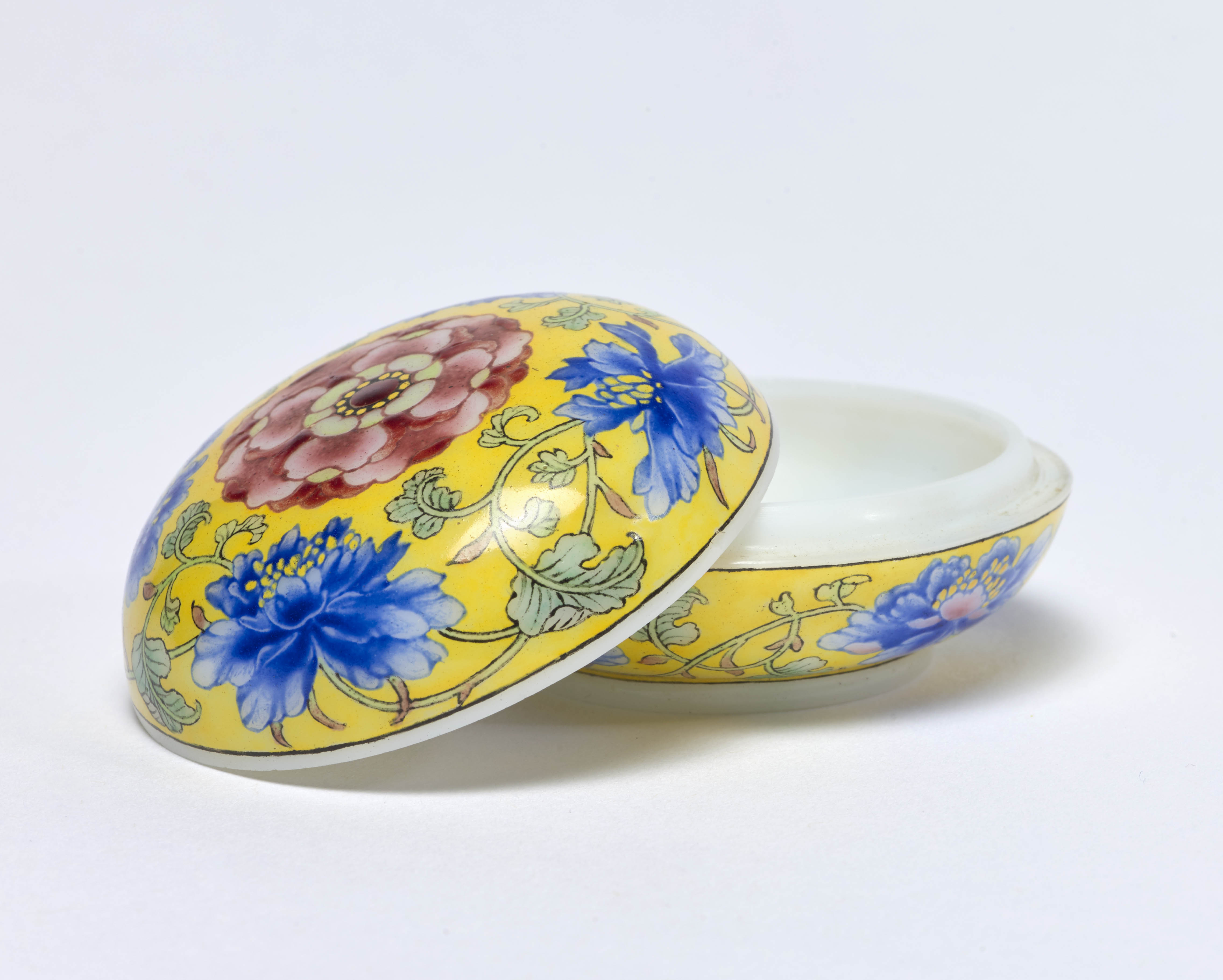 Glass box, Beijing Imperial Workshops, Kangxi mark and period (1662-1722), 1696-1722,