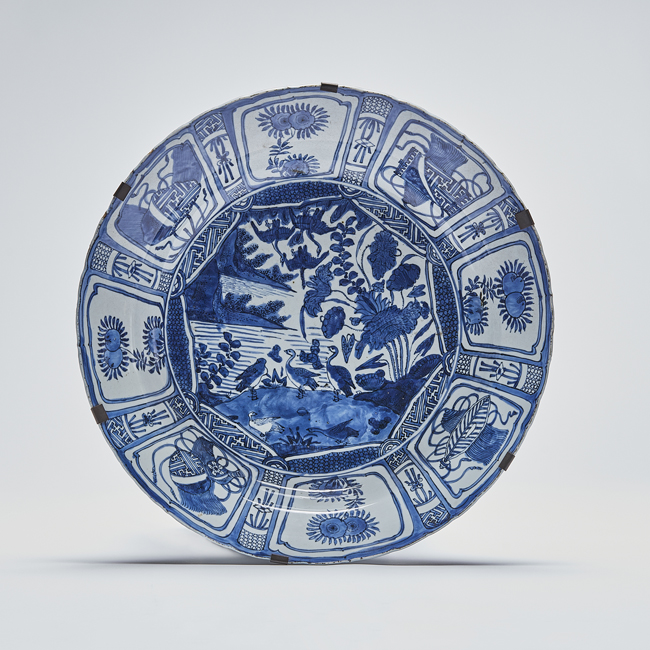 chinese blue and white porcelain large kraak dish wanli period with ducks