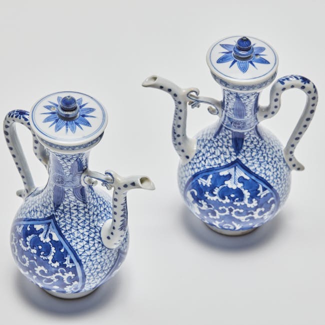 Chinese Blue and White Porcelain Pair of Ewers cover detail
