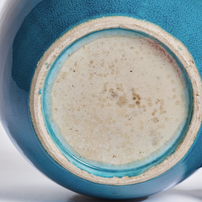 chinese turquoise glaze porcelain pot detail underside