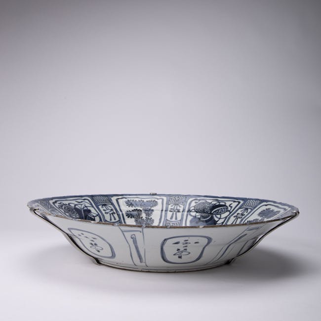 Chinese Blue and White Porcelain Large Kraak Dish from the Wanli period