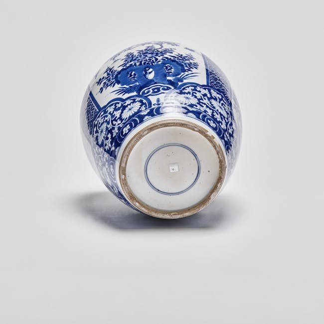 chinese blue white porcelain garniture underside jar 